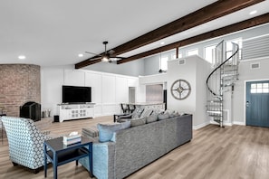 Smart TV, fireplace, video games, table tennis