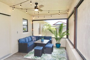 Terrace/patio - January Dates Available - Sandpiper Stay, Bikes and Paddleboards Included (Port St. Lucie)