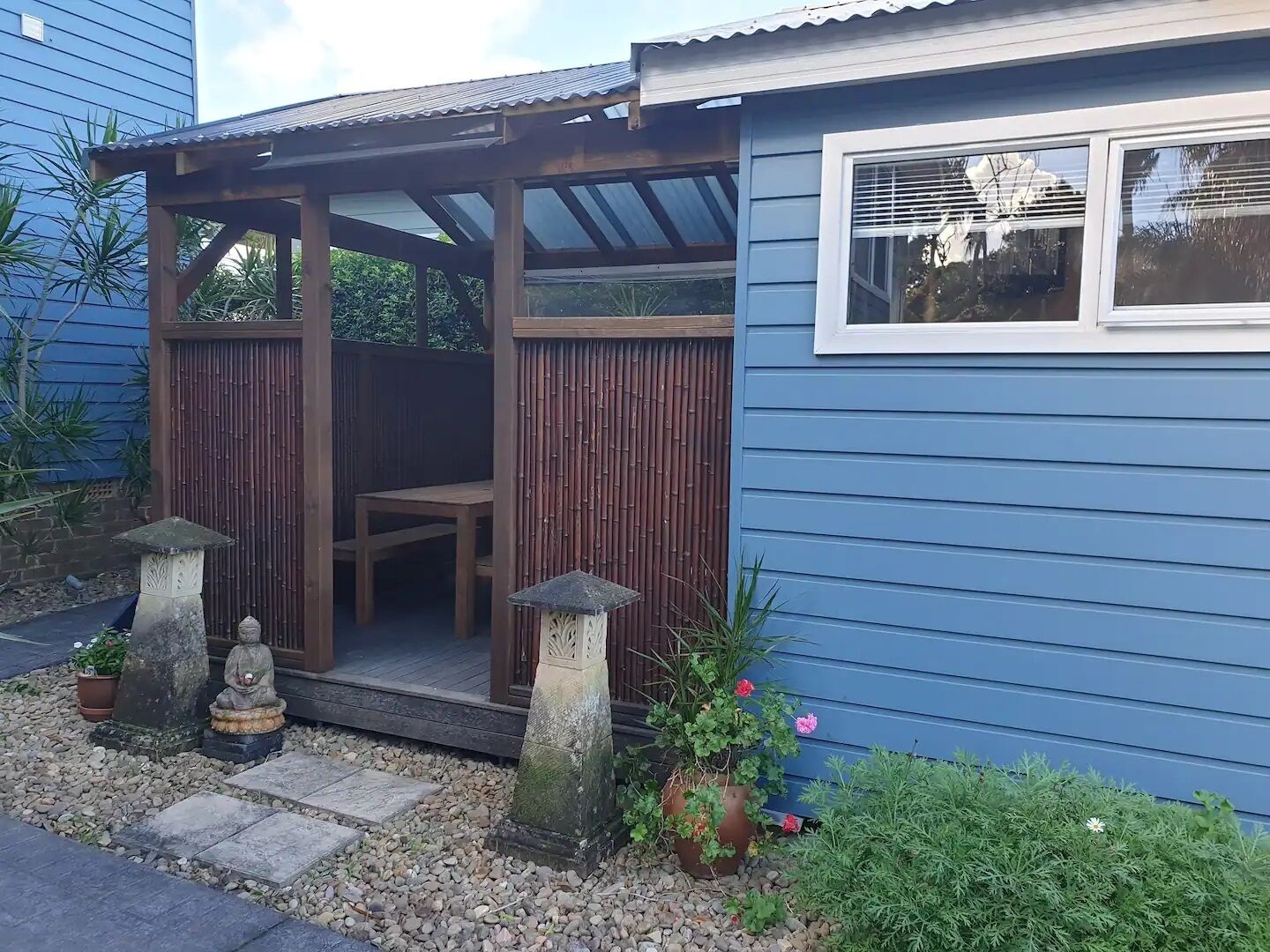 Absolute beachfront - Horderns Beach Bundeena — image 25