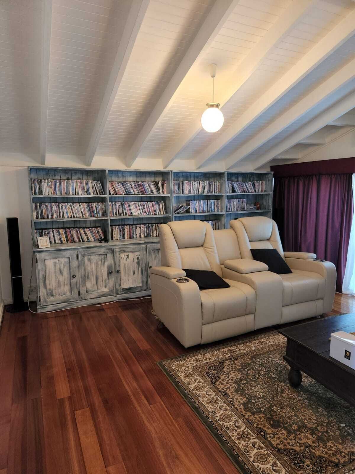 Absolute beachfront - Horderns Beach Bundeena — image 18