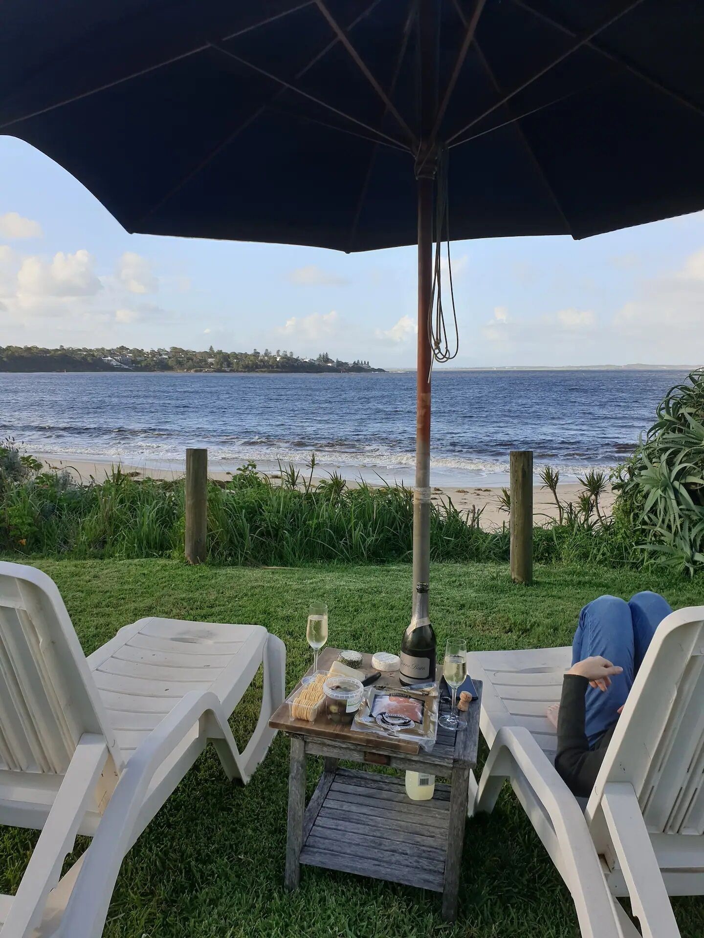 Absolute beachfront - Horderns Beach Bundeena — image 4