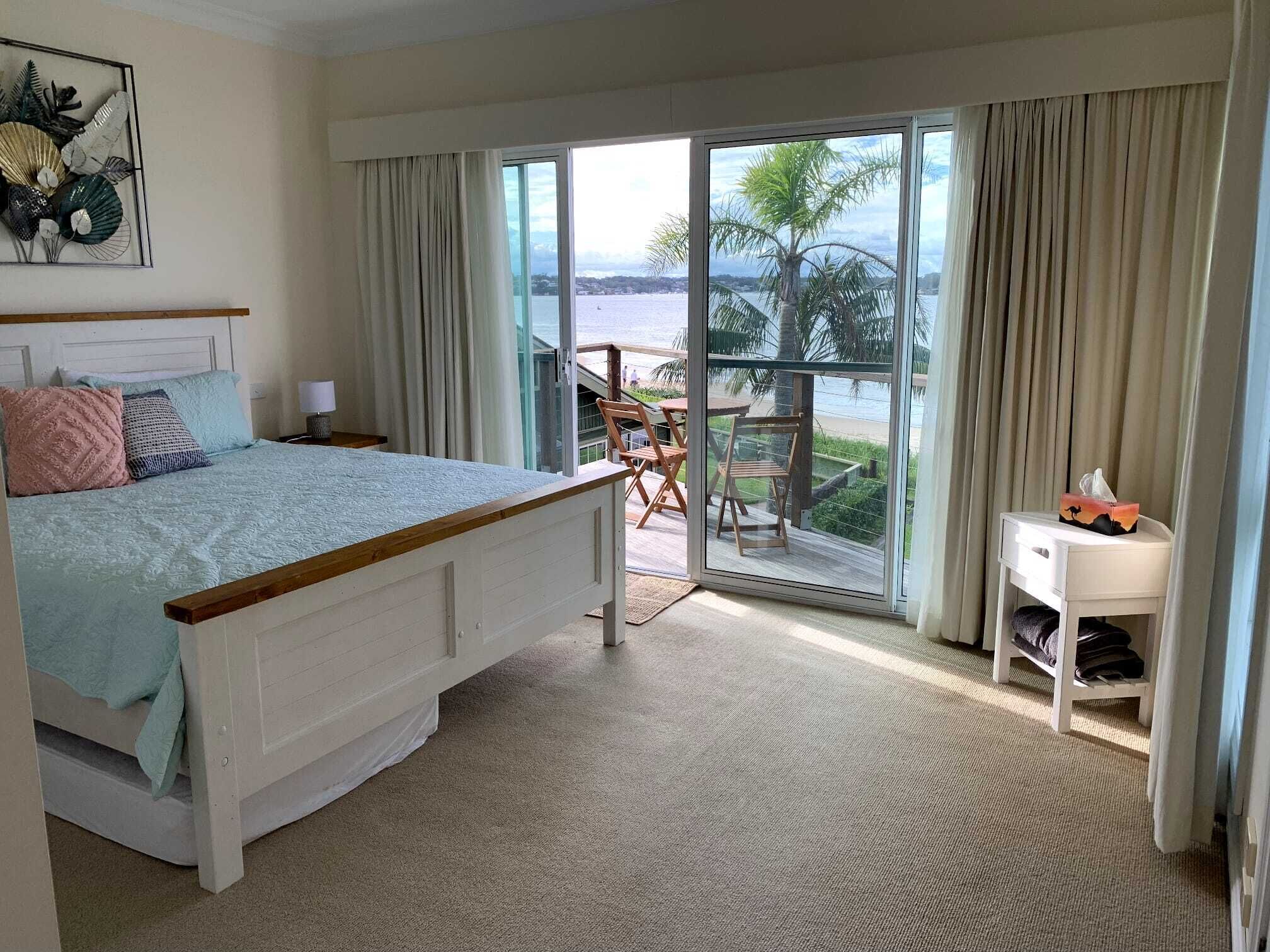 Absolute beachfront - Horderns Beach Bundeena — image 10