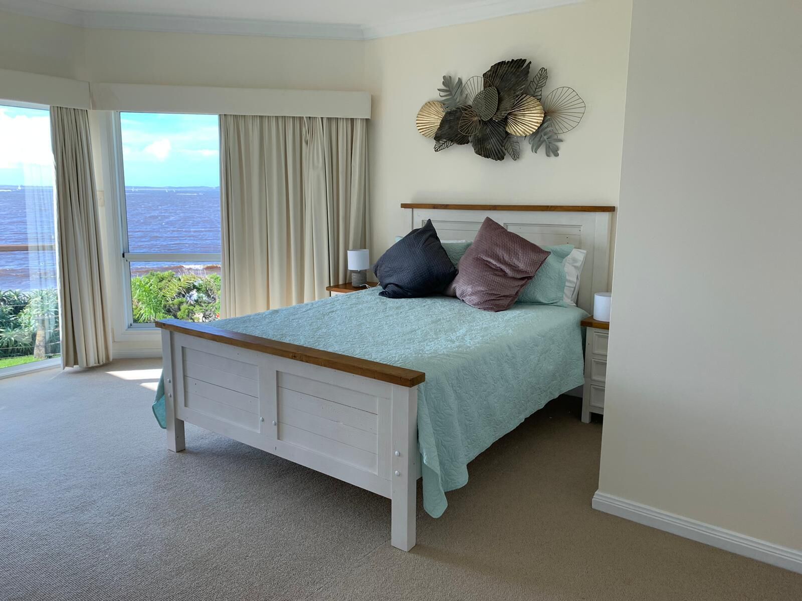 Absolute beachfront - Horderns Beach Bundeena — image 11