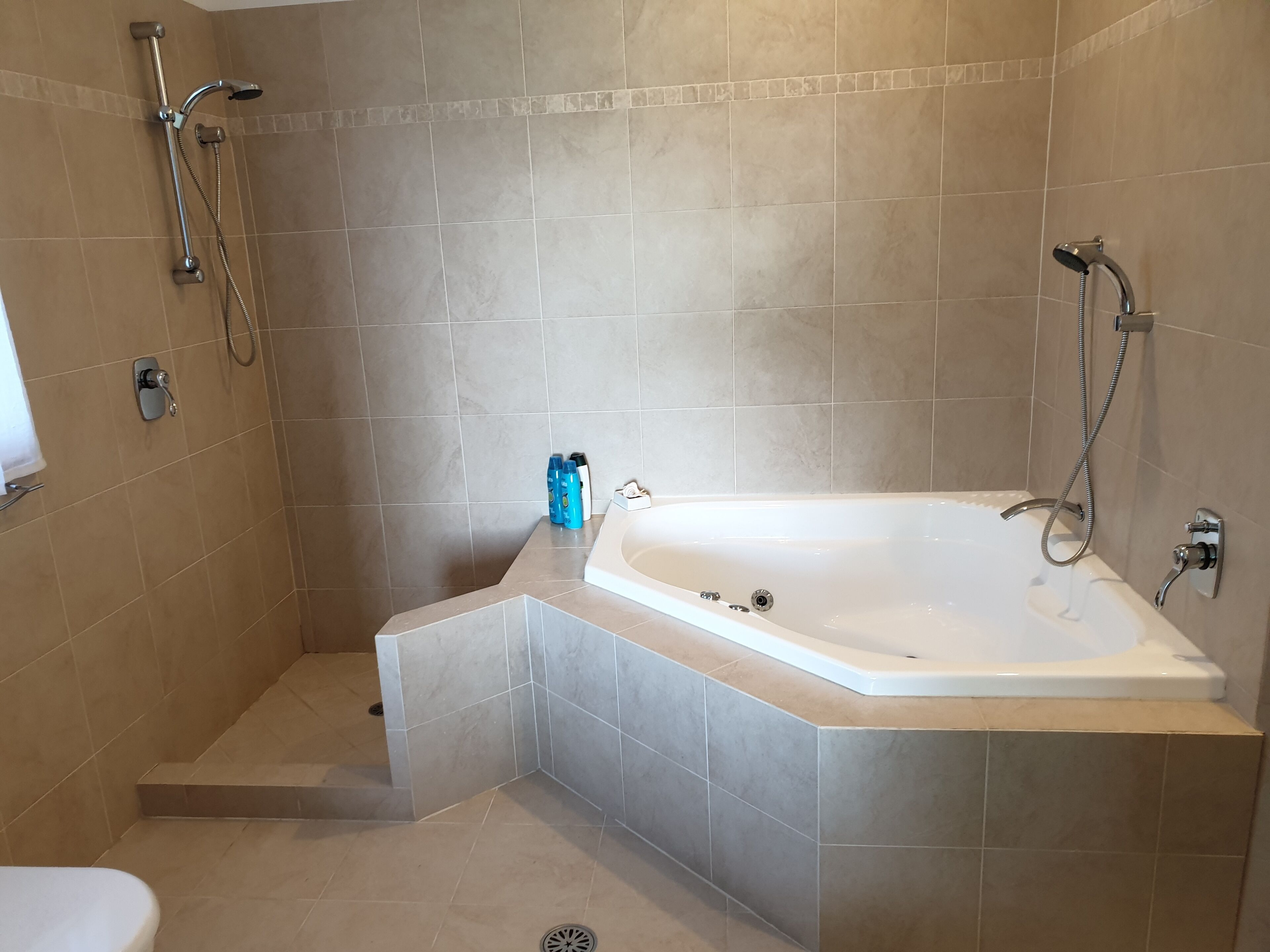 Absolute beachfront - Horderns Beach Bundeena — image 16