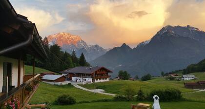 Feldkasten Watzmannblick, 1-2 Personen, 47 qm, Wohnschlafzimmer, Terrasse, Bergblick, W-LAN