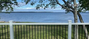 4-Bedroom Family-Friendly Pet-Friendly Oceanfront Home in Downeast Maine