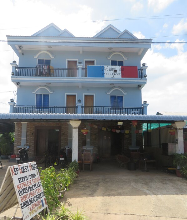 واجهة المنشأة