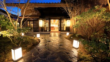 Fachada de la propiedad