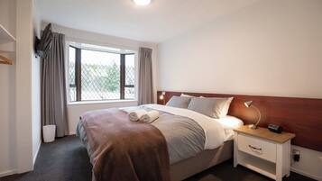 3 bedrooms, iron/ironing board, free WiFi
