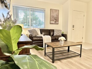 Smart TV - Large Home W/ComfyBeds &BBQGrill ForUpTo14 Guests (Bakersfield)