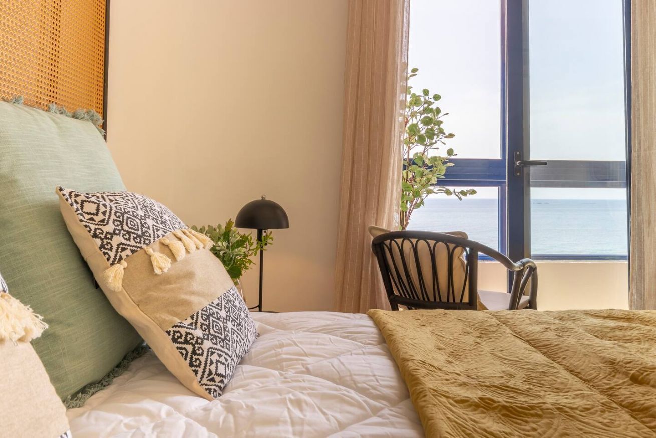 2 bedrooms, iron/ironing board, travel cot, WiFi