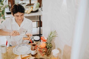 تناول الطعام