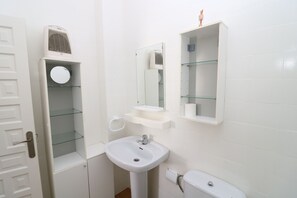 Bathroom - PUIG ROM 39 B Roses / Roses - INTERimmo (Rosas / Roses)