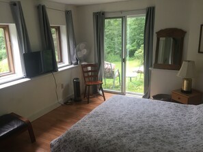 1 camera, una scrivania, Wi-Fi gratuito, lenzuola