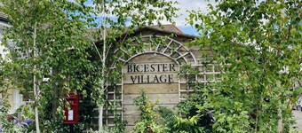 Cozy Bicester Village 1 bedroom flat with own garden