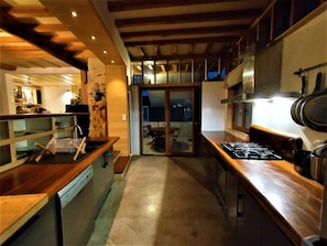 Refrigerador, horno, parrilla de estufa y lavavajillas