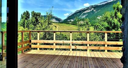 Mountain and river will treat you to the top of this medieval village.