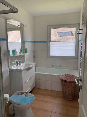 Badewanne, Haartrockner