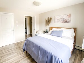 2 soverom, skrivebord, wi-fi (inkludert) og sengetøy