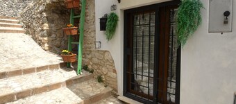 Escape To Umbria, Little Alley