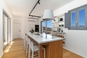 Kühlschrank, Mikrowelle, Ofen, Geschirrspüler