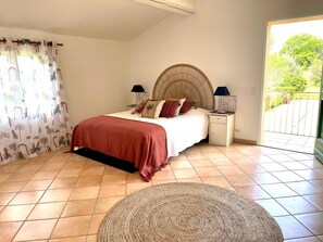 4 chambres, bureau, fer et planche à repasser, Wi-Fi gratuit