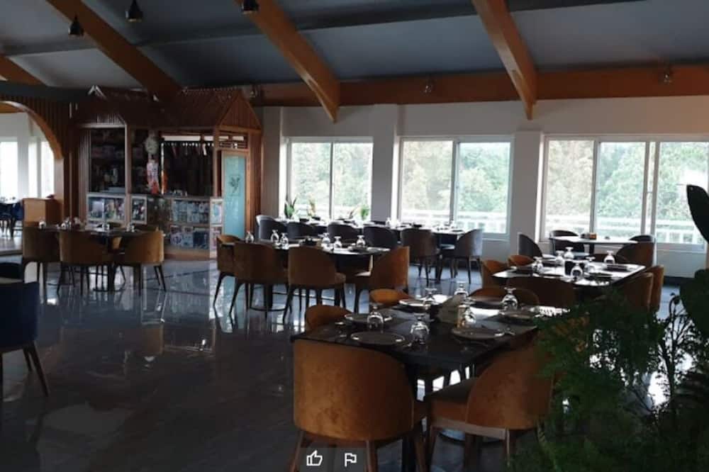 Mahgul Restaurant And Resort