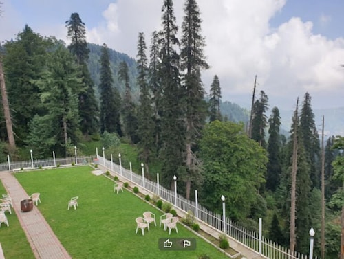 Mahgul Restaurant And Resort