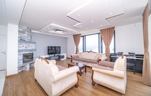 Smart TV, table tennis - Beach front home in Matulji (Matulji)