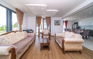 Smart TV, table tennis - Beach front home in Matulji (Matulji)