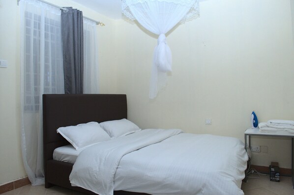 1 bedroom, WiFi - 'The' Kakamega 1 bedroom serviced apartment, 2 minutes drive from Kakamegatown. (Kakamega)