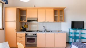 Four, plaque de cuisson, grille-pain