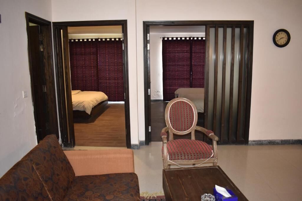 Deluxe Suite | Living room | LCD TV