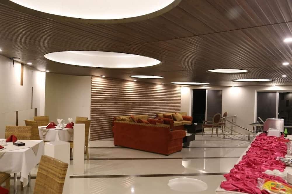 Summit Hotel