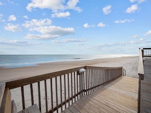 On the beach - 2BR Oceanfront Condo in NTB with Community Pool & Elevator (North Topsail Beach)