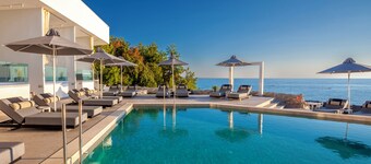 Akrotiri Olympus Luxury Suites
