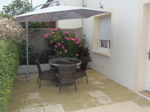 Petite maison charmante entièrement rénovée à 200 m du port