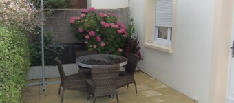 Charming little house entirely renovated 200 m from the port