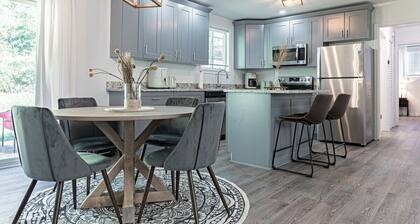 Modern 3BR Family Home, Fenced Yard, Pets Friendly + 15 min to Stone Mountain