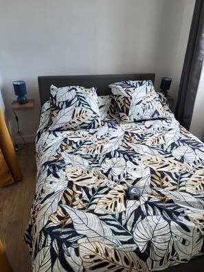2 quartos, escrivaninha, Wi-Fi, roupa de cama