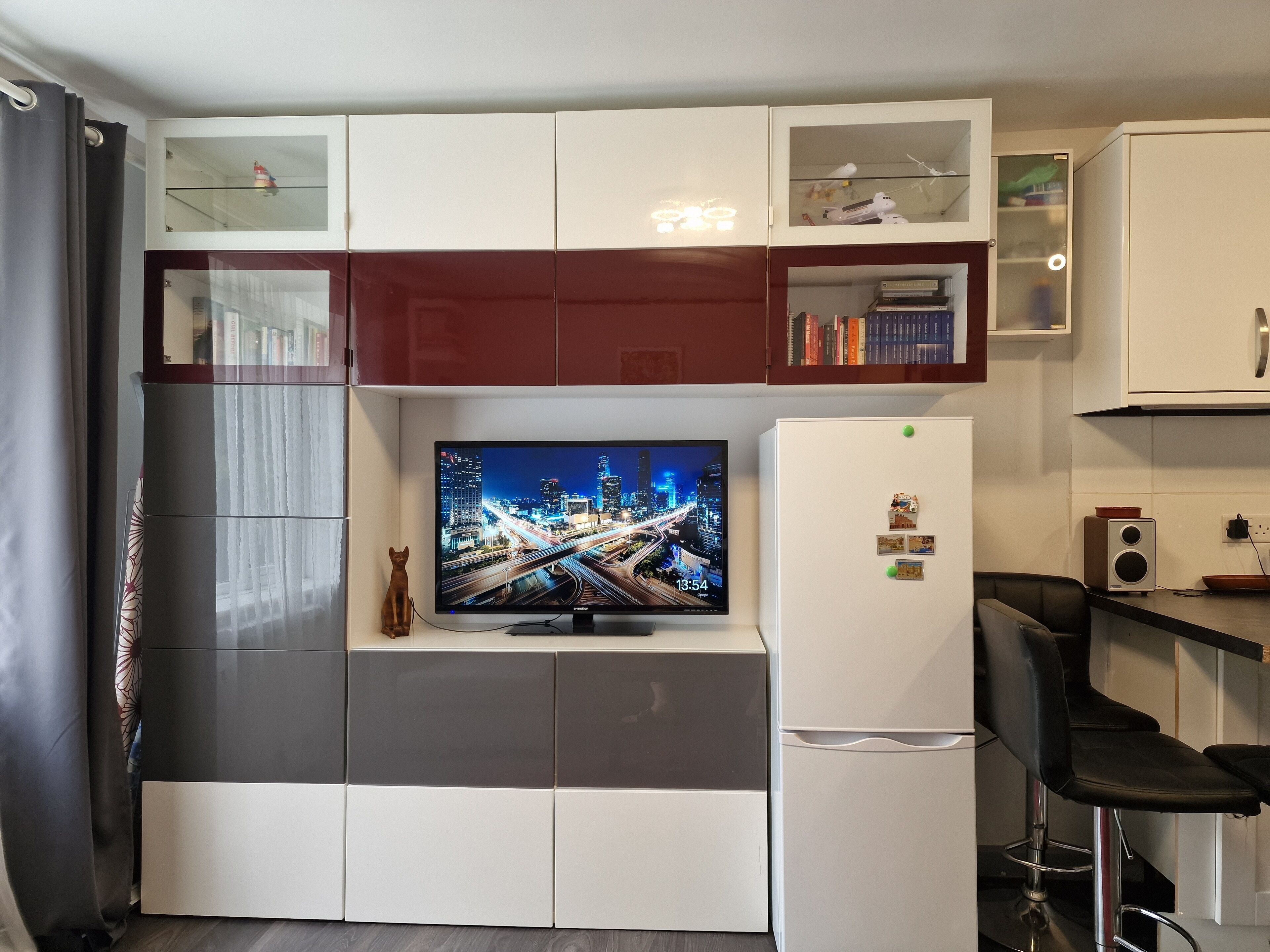 Apartment, 1 Queen Bed with Sofa bed | Private kitchen | Fridge, microwave, oven, stovetop