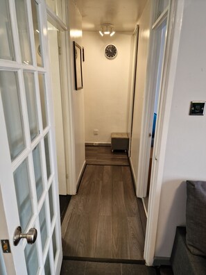 Apartment, 1 Queen Bed with Sofa bed | 1 bedroom, iron/ironing board, free WiFi, bed sheets - Super Comfy Apartment - Devon - A38 - Sleep 4pers (Newton Abbot)