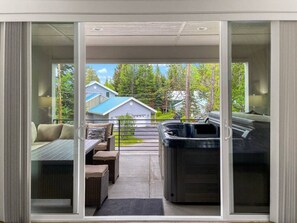 Terrace/patio - Morning Manor · New Mountain Modern 5 Bedroom with Hot Tub (Donnelly)