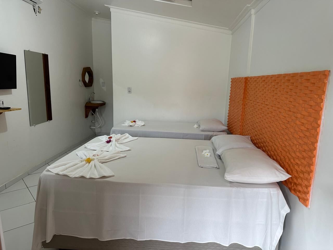 Basic Twin Room | Bilik Mandi | Pancuran mandi, hulu semburan mandi hujan, pengering rambut 