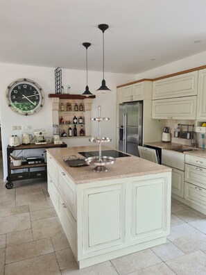 Oven, stovetop
