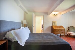 6 chambres, Wi-Fi gratuit, draps fournis