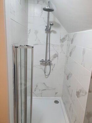Apartment, 2 Queen Beds | Bathroom | Shower, towels