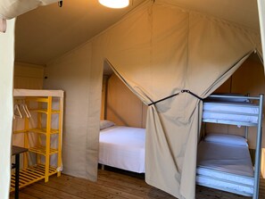 2 Schlafzimmer, Bügeleisen/Bügelbrett, Bettwäsche