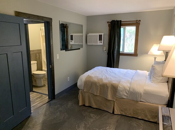 1 bedroom, desk, WiFi, bed sheets - Suite 307 - 1BR Apartment | 1 Bed, 1 Bath (Rapid City)