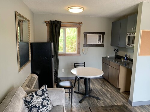 Suite 307 - A kitchenette with everything you need